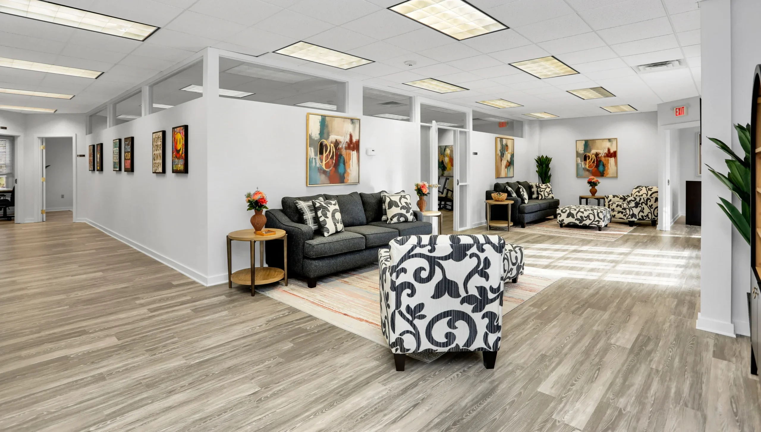 Bright, inviting mental health treatment lounge at Wellness Hills.