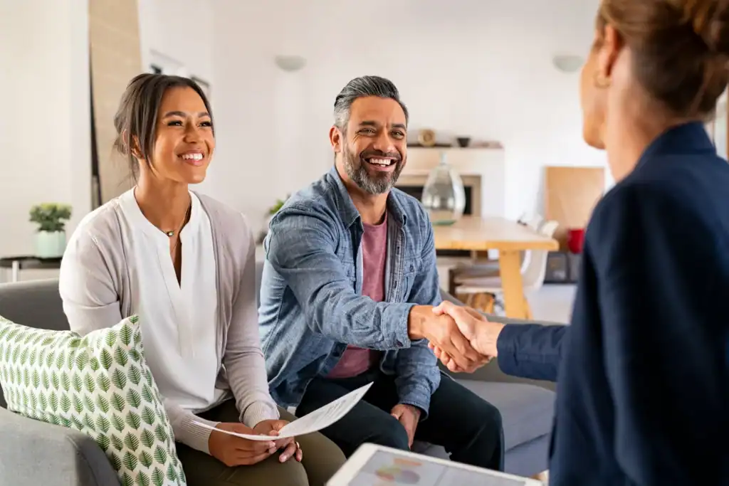 Client and partner meeting with a mental health professional during an insurance consultation in New Jersey